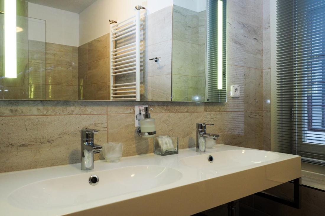 Hotel Vacek Pod Vezi Hradec Kralove Ngoại thất bức ảnh