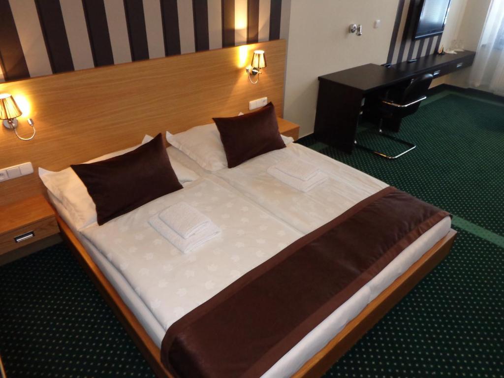 Hotel Vacek Pod Vezi Hradec Kralove Phòng bức ảnh